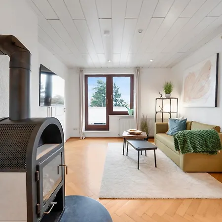 Modern Bright With Balcony, Wifi And Parking Near Zwickau-west