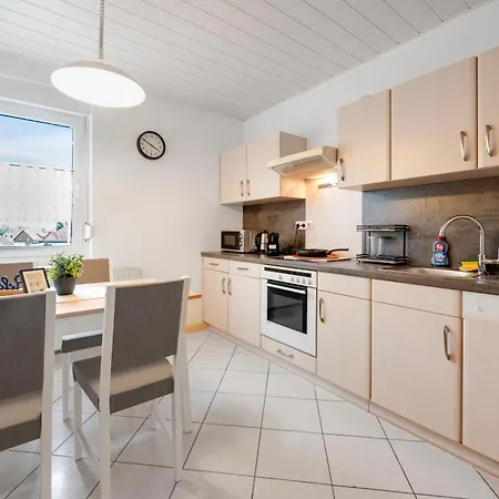 Bright With Terrace, Free Wifi And Free Parking Near Zwickau-west 4* Zwickau